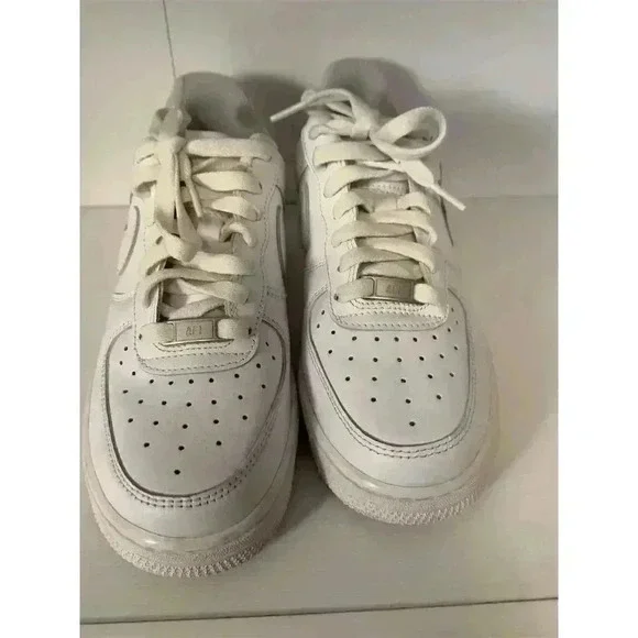 Nike Air Force 1 '07  Sneakers White Size 7 Low Top Casual Shoes Unisex Trendy - Picture 2 of 7